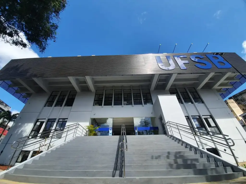 Concurso UFSB: Edital publicado. 71 vagas e salários de R$5 mil!