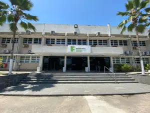 fotografia do prédio do ifpe