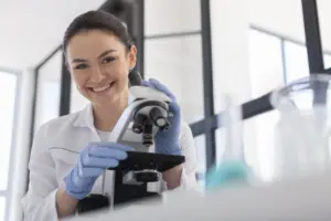 Auxiliar de Laboratório