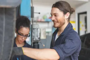 Ajudante de Manutenção e Apoio