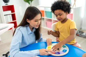 Auxiliar de Desenvolvimento Infantil