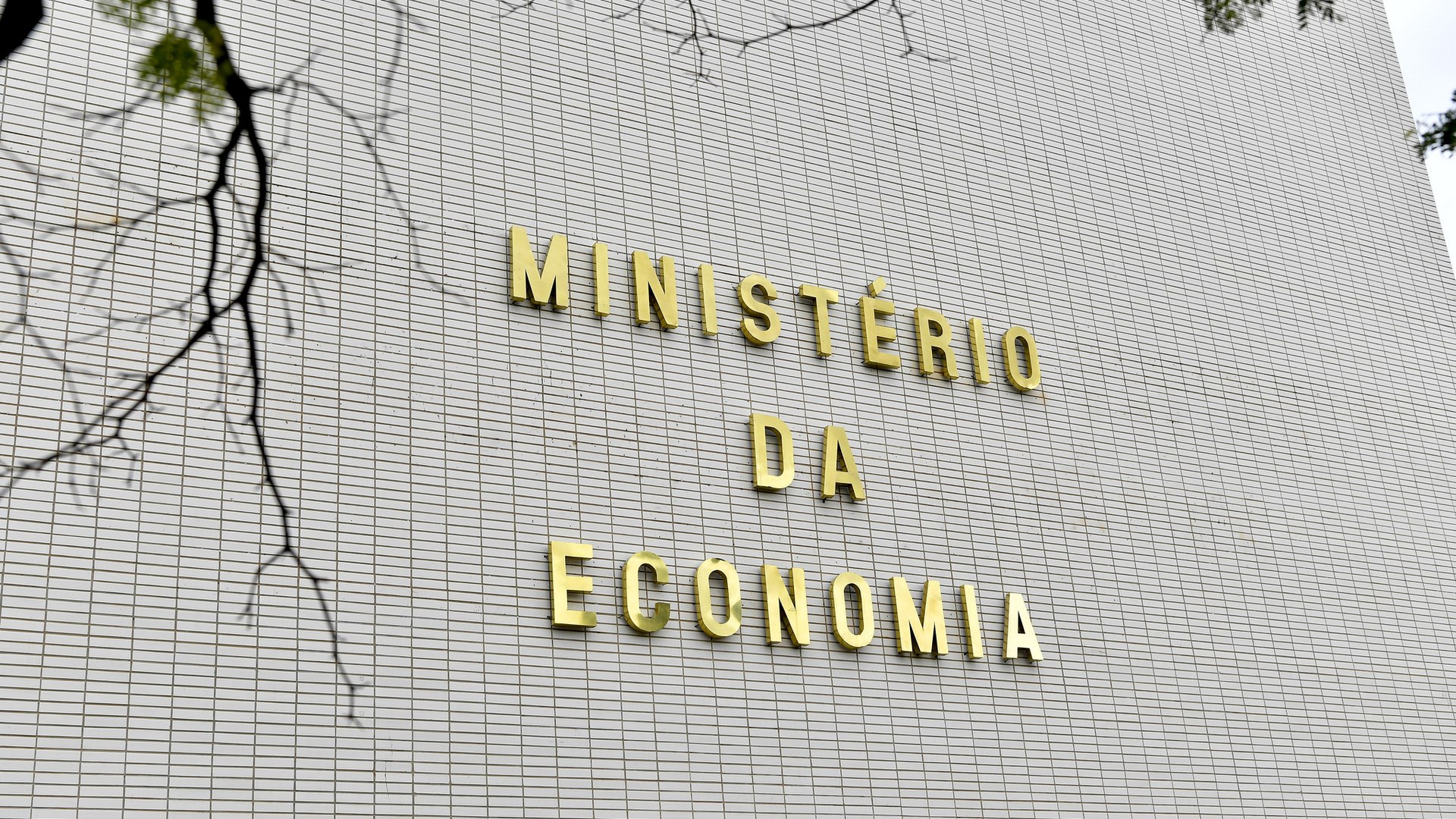 Concurso Ministério da Economia: Banca organizadora definida; edital com 100 vagas temporárias iminente!