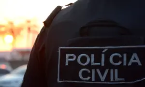 fotografia da farda de um policial