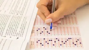 Fotografia de um gabarito da prova de um concurso