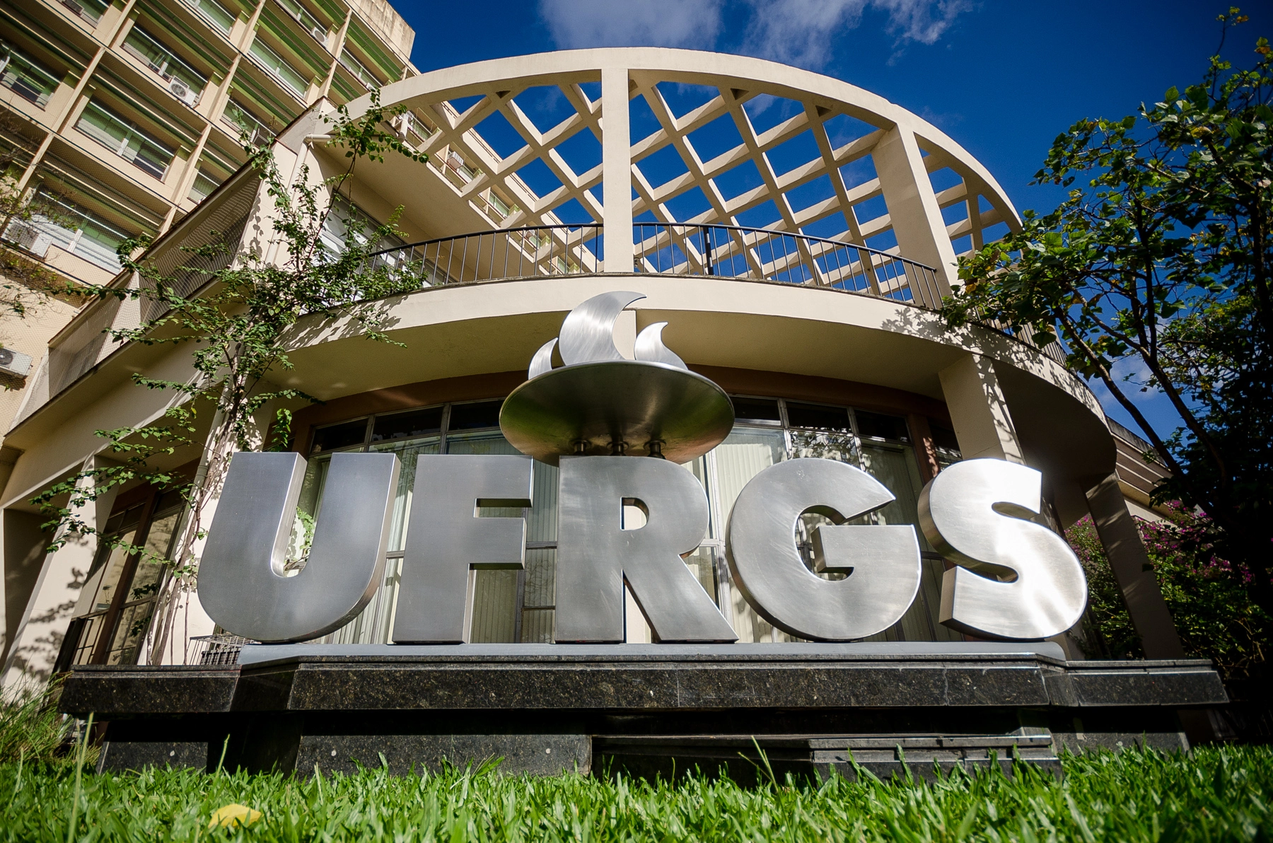 Concurso UFRGS: Saiu edital para TAE! 102 vagas!