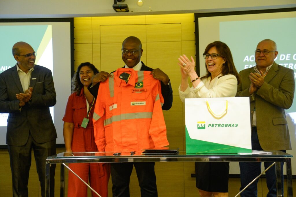 Petrobras abre inscrição para concurso com mais de 6 mil vagas! 1 ministro