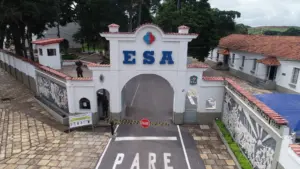 Fotografia da entrada da esa