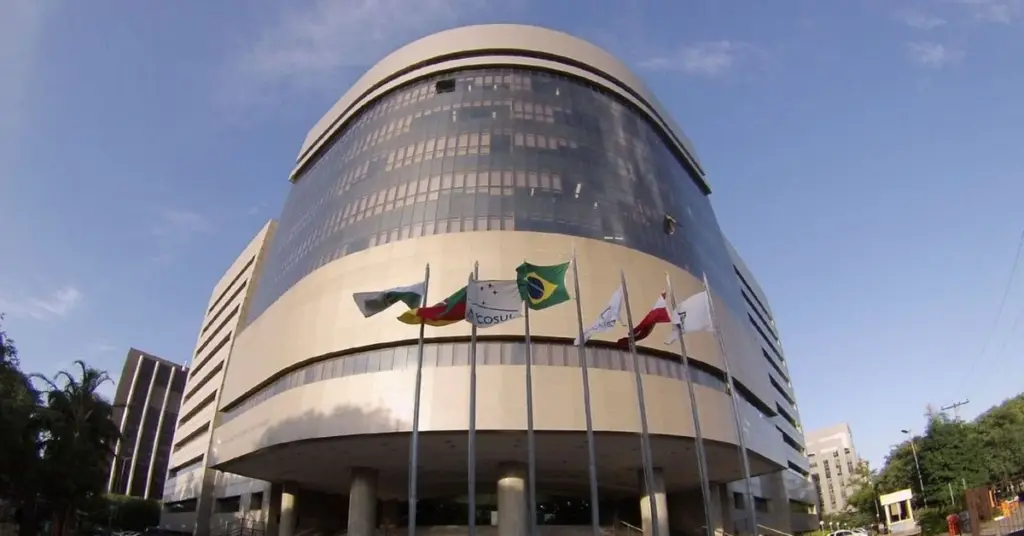 Com 53 cargos vagos, TRF4 forma comissão para novo concurso!