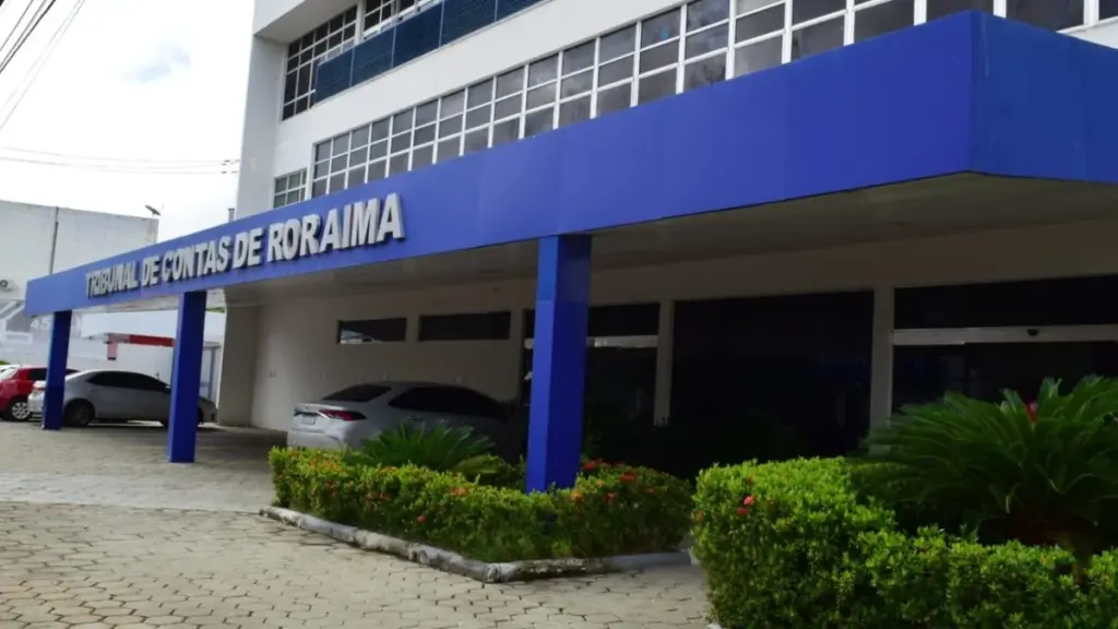Edital TCE RR oferece 30 vagas e salários de R$52 mil!