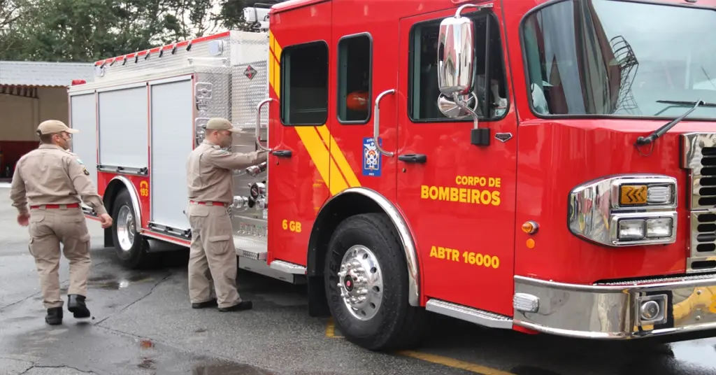 Concurso Bombeiros PR: governador anuncia novo edital com 600 vagas!