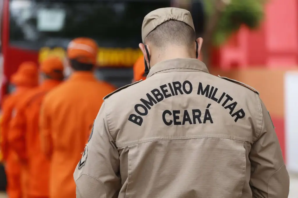 Edital Bombeiros CE: 1.350 vagas para Soldado e até R$5,8 mil!
