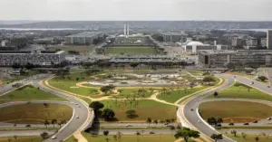 Vista aérea de uma cidade / CNU 2025
