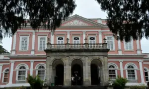 Fachada histórica do Instituto do Patrimônio Histórico e Artístico Nacional (Iphan) em Petrópolis. - Concurso Iphan 2025