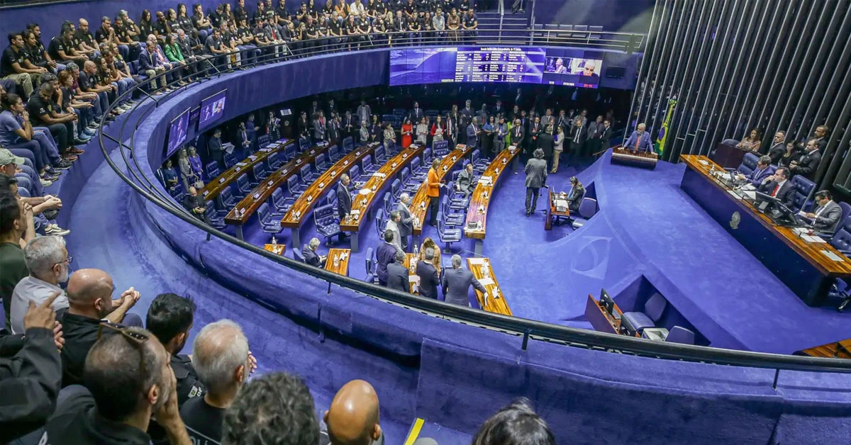 Concursos federais: Reajuste salarial vai à sanção de Lula!
