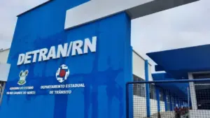 Fotografia da fachada do Detran RN