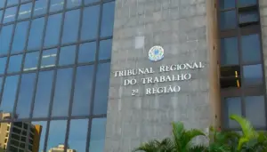 Frente do Tribunal Regional do Trabalho do estado de São Paulo do concurso TRT SP