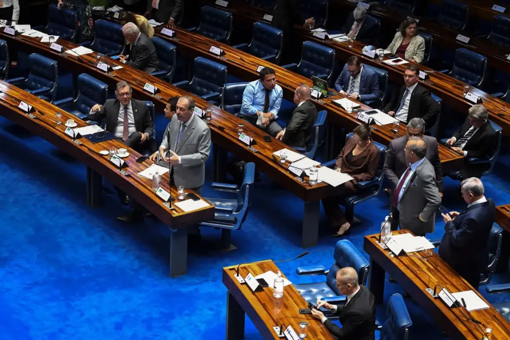 Concursos federais: Reajuste salarial vai à sanção de Lula! 1 senado federal