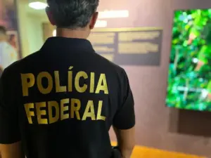 Policial Federal uniformizado do concurso PF Administrativo