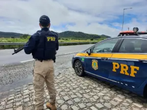 Policial Rodoviário Federal do concurso PRF Administrativo!