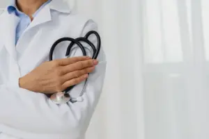 Profissional da área da saúde do concurso SES SE!