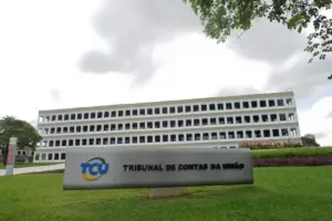 Frente do Tribunal de Contas da União do concurso TCU!