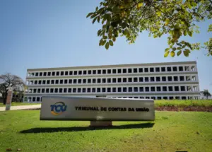 Fotografia do prédio do TCU