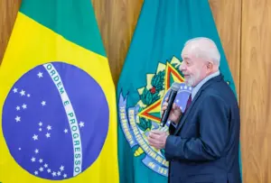 Presidente Luiz Inácio Lula da Silva sanciona reajuste salarial dos concursos federais