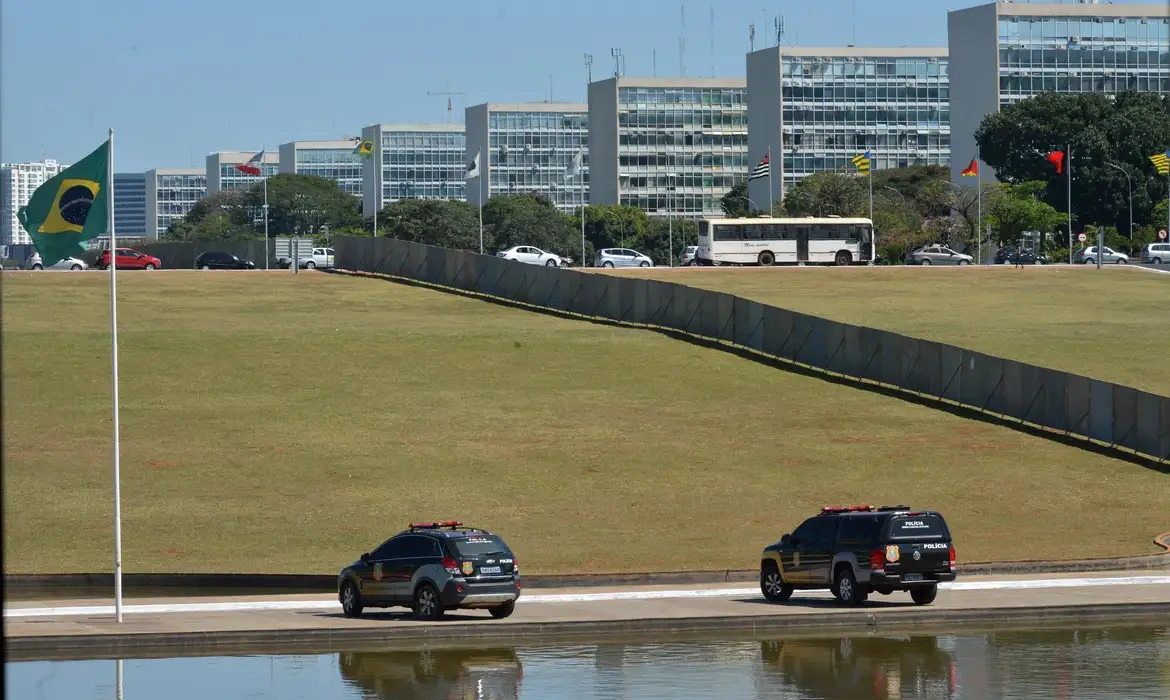 Bloco 5 do CNU oferta 1.172 vagas e até R$8 mil!