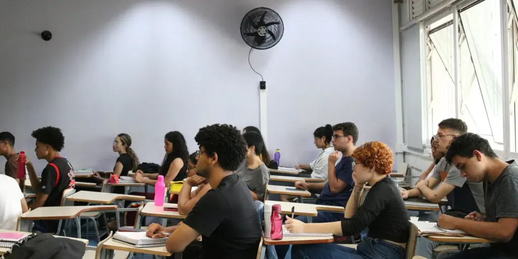 Bloco 8 do CNU 2025 oferta 165 vagas! Salário de R$4 mil!