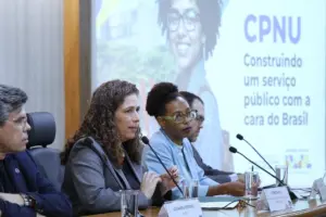 Ministra Esther Dweck falando sobre o CNU 2025