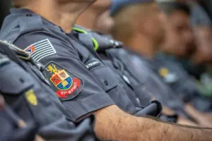 Policial Militar do Estado de São Paulo fardado do concurso PM SP 2025