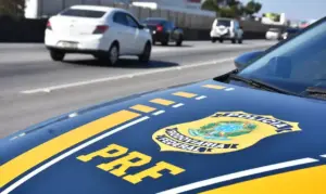 Carro da Polícia Rodoviária Federal do Agente Administrativo da PRF