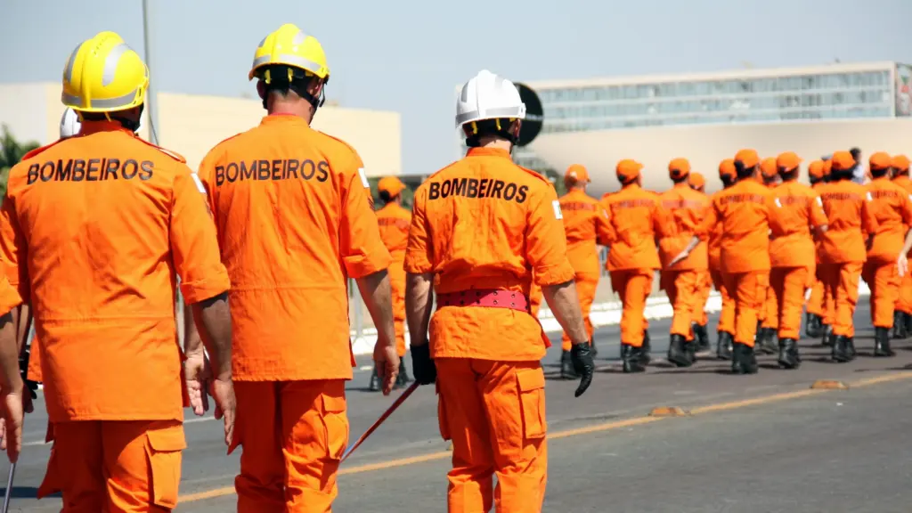 Salários e benefícios dos aprovados no concurso Bombeiros DF!