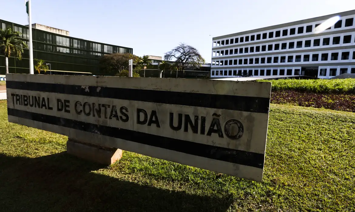 Concurso TCU tem mais de 50% de faltosos nas provas!