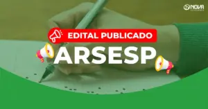 Pessoa preenchendo gabarito. Edital Arsesp 2025.