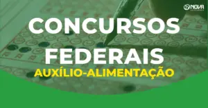 Pessoa preenchendo gabarito concursos federais.