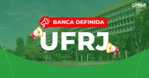 Imagem da fachada da Universidade Federal do Rio de Janeiro com o texto “Banca definida! Concurso UFRJ”.