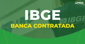 Imagem com servidor do IBGE e logotipo da instituição ao fundo, acompanhada do texto “Banca contratada! Concurso IBGE”.