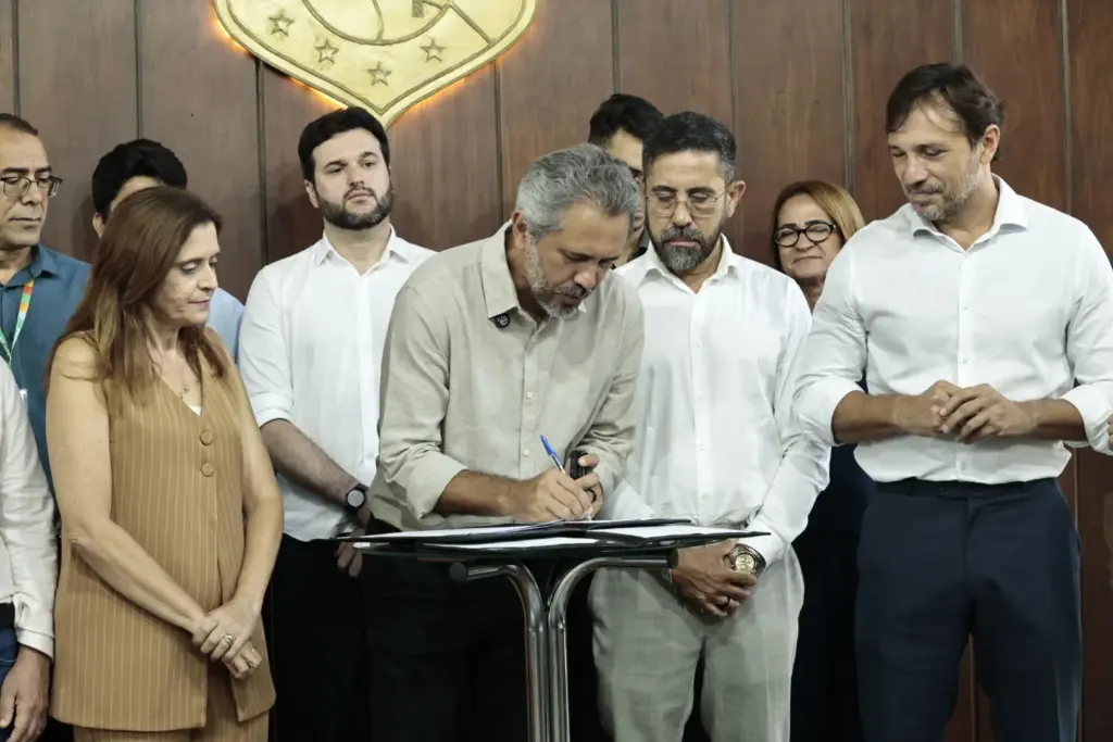 Governador do Ceará autoriza concurso Seduc CE.