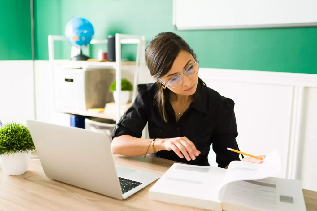 Concurso IFG: AOCP é a banca organizadora para 97 vagas 1 técnico administrativo em educação tae em ambiente de trabalho concurso ifg